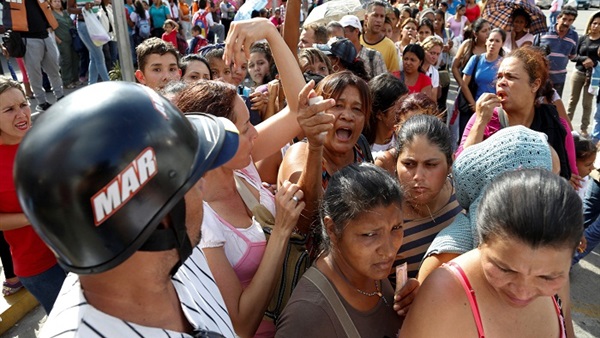 لقحط الغذائي ونقص العقاقير الطبية يصيبان فنزويلا