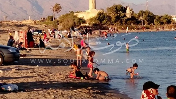 بالصور.. شواطئ طور سيناء تعانى نقص الخدمات 