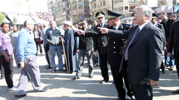 ضبط ٤٥٠٠ طن دقيق مدعم مجهولة المصدر داخل مخزن بالمطرية