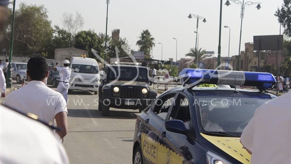 بالصور.. لحظات خروج نعش حكمدار القاهرة من مسجد السيدة نفيسة 