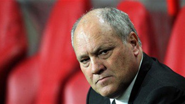 «يول» يقرر الغاء المران المسائي للأهلي والاكتفاء بتدريبات خفيفة