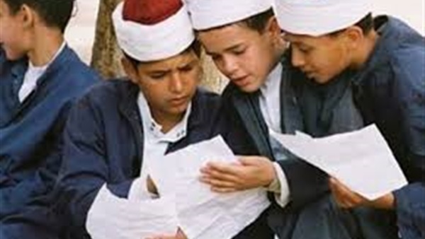 طلاب الشهادة الإعدادية الأزهرية يؤدون امتحانات الدور الثاني