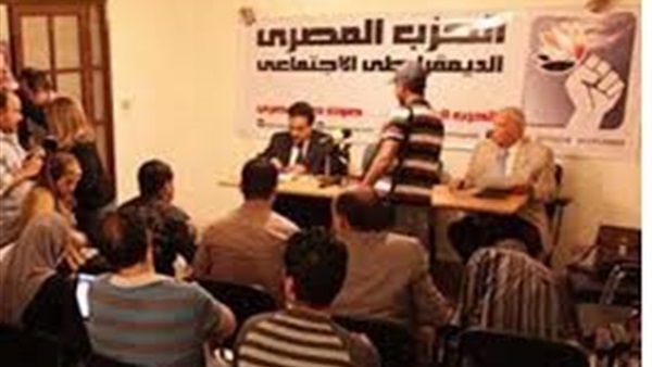 «المصري الديمقراطي» يشارك في وقفة تضامنية بمقر «جبهة الدفاع عن الأرض»