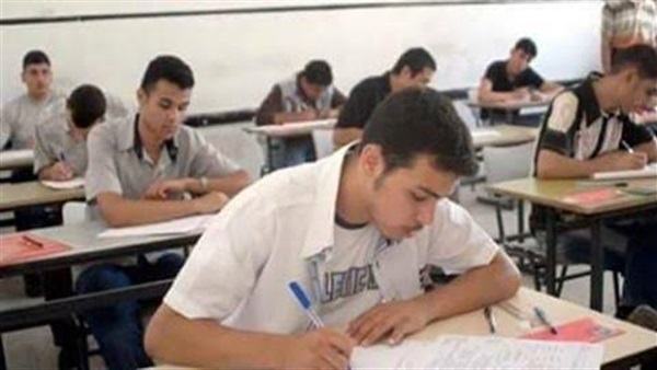 الأول على الثانوية: «أخذت دروس خصوصية وعاوز أدخل كلية الاقتصاد»
