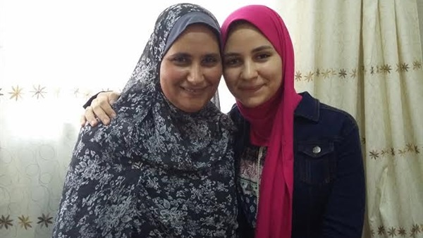 بالصور.. الأولى مكرر بكفر الشيخ: «خالتى مثلى الأعلى وسألتحق بالطب»