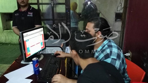 بالفيديو والصور.. مقاهي الإنترنت كاملة العدد بطلاب الثانوية العامة