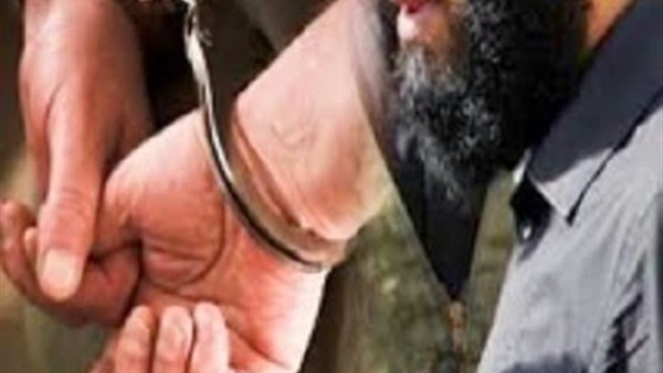 القبض على ملتحى قام بتصوير سيارة خاصة بعضو محكمة 