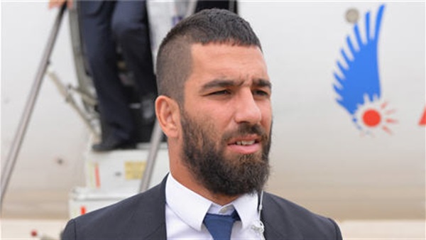 بشكتاش التركي يطلب التعاقد مع توارن لاعب برشلونة