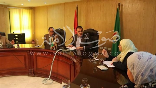تفاصيل اجتماع محافظ الفيوم بممثلي لجنة متابعة المشروعات القومية