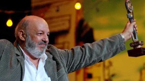 وصول جثمان محمد خان إلى مسجد الكويتي بزهراء المعادي 
