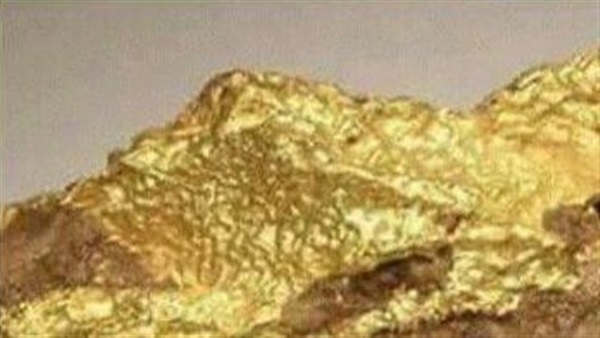 بالفيديو والصور.. حقيقة عثور الشاب السوداني على صخرة من الذهب