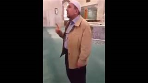 بالفيديو.. «مؤذن تركي» يشعل مواقع التواصل بصوته