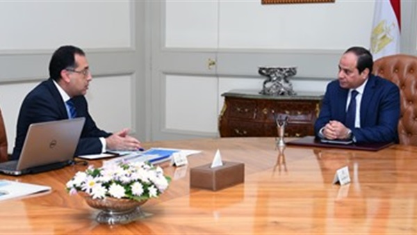 تفاصيل اجتماع السيسي مع وزير الاسكان.. يستعرض توفير مساكن بديلة لقاطني العشوائيات.. الرئيس يوجه بزيادة الوحدات لـ600 ألف وحدة سكنية.. ويوافق على نظام الإيجار التمليكي للفئات الأقل دخلاً