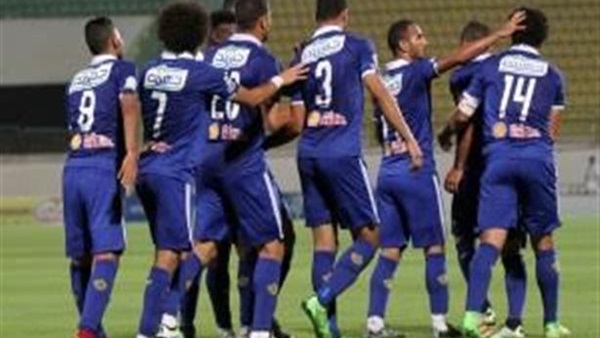 الأهلي يواجه الوداد المغربي بالزي الأزرق.. والجهاز الفني يشيد بأرضية ملعب مولاي عبد الله