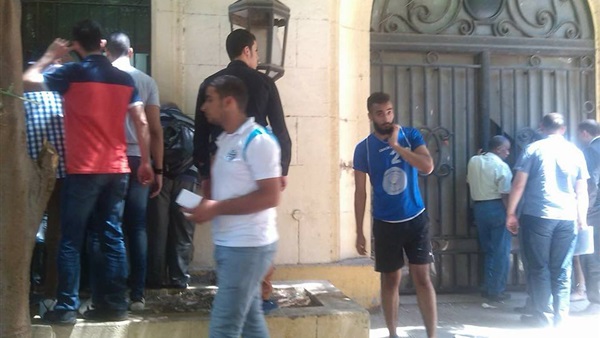 بالصور.. إستمرار توافد طلاب الثانوية العامة علي مكتب التظلمات بوزارة «التعليم»