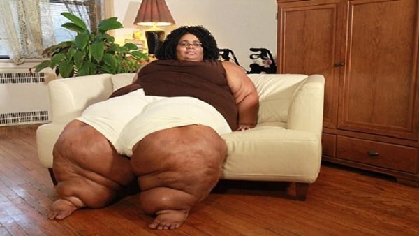 بالصورة..تحاول إنقاص 4 أرطال من وزن ساقيها  لاقتراب زفافها 