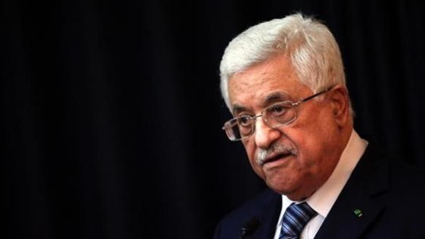 مطران القدس يقدم واجب العزاء فى شقيق الرئيس الفلسطينى ابومازن