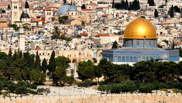 وفد كنسى يزور القدس لبحث ترميمات دير السلطان