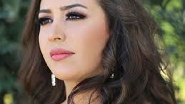 بالفيديو.. جنات تحتفل بعيد العرش في السفارة المغربية 