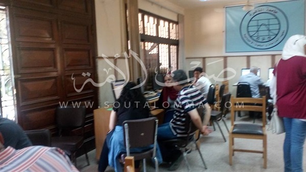 بالصور.. طلاب الثانوية العامة يسجلون رغباتهم بمعهد البحوث