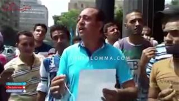 بالفيديو.. أحد المحتجين بـ«التعاون للبترول»: مواقعنا خطيرة ومرتباتنا قليلة