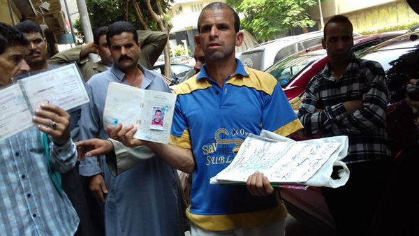 بالفيديو والصور.. وقفة احتجاجية لعمال أوقاف الأسكندرية للمطالبة بالتعيين