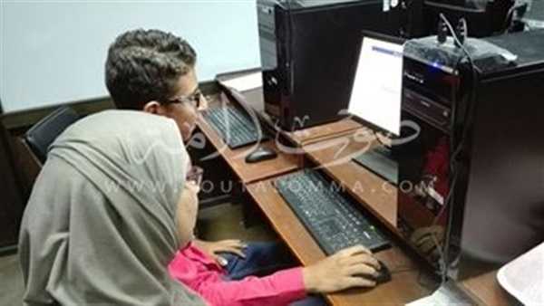 بالصور.. طلاب الثانوية العامة يسجلون رغباتهم بجامعة القاهرة