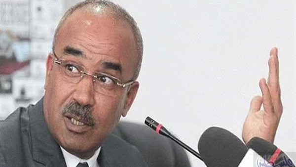 وزير الداخلية الجزائري يلتقي السفير الصالح