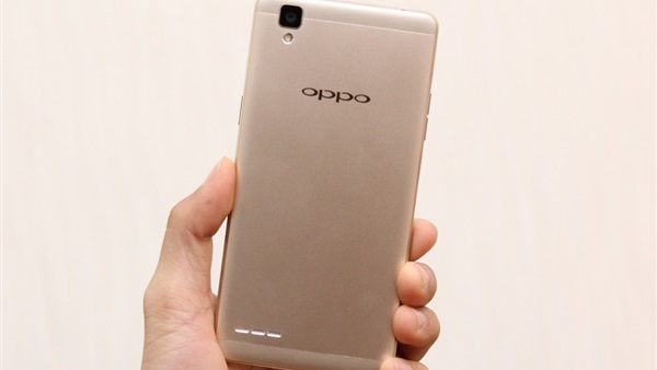 الكشف عن المواصفات الكاملة وسعر هاتف Oppo F1s