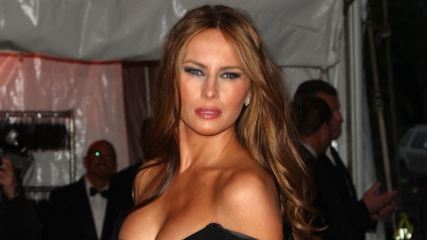 مستشار ترامب: نشر صور عارية لزوجته المرشح الجمهوري لا يمثل أية مشكلة