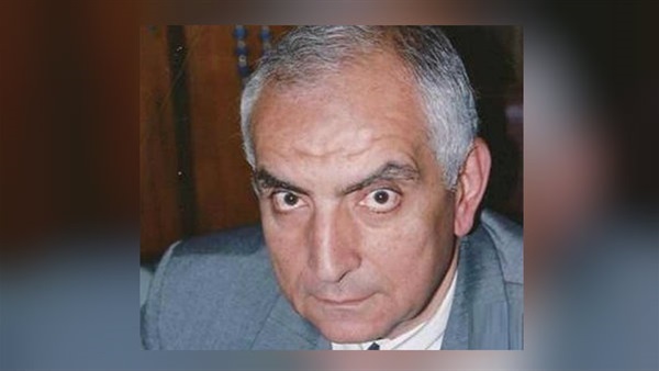 الدكتور على فريد يفوز بأفضل بحث عن "البالونة الذكية للرحم"