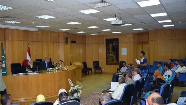 بالصور.. محافظ المنيا يوجه باستكمال توصيل الصرف الصحي لـ«كدوان»  