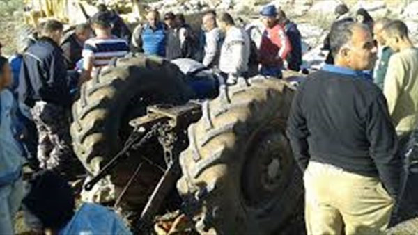 مصرع عامل عقب انقلاب جرار زراعي فى سوهاج 