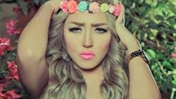 سارة سلامة تنشر صورتها بـ«المايوه» على الشاطئ