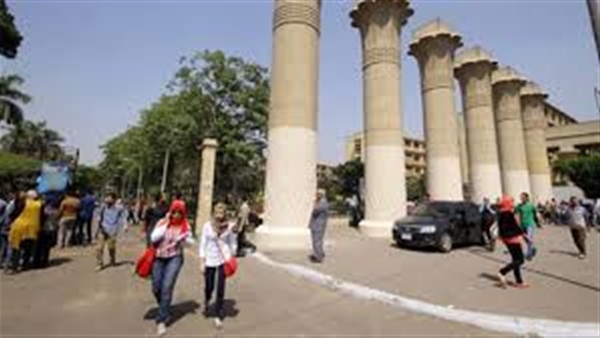 سحب استمارات الانتخابات الطلابية بآداب عين شمس
