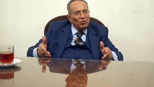 نائب المنيا: مصر تواجه حرب «لقمة العيش»