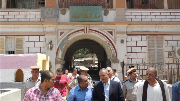 بالصور.. مدير أمن سوهاج يتفقد المواقع الشرطية بمركزي المنشأة والبلينا