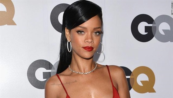 أحمد مالك يقلد كارديشيان بسيلفى «الحمام» 