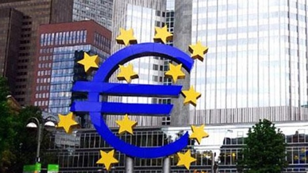 انخفاض النمو الاقتصادي في دول منطقة اليورو بنسبة 0.3% خلال الربع الثاني من العام الحالي