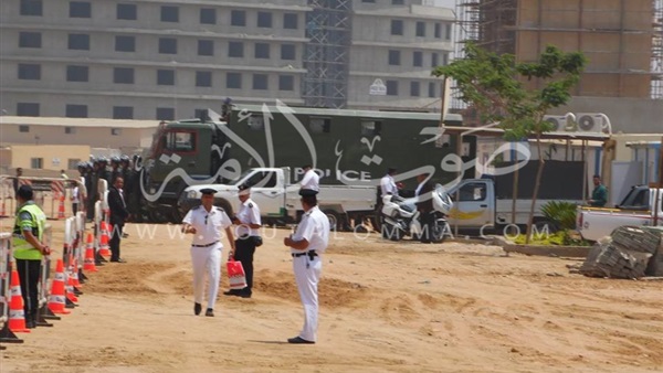 بالصور.. استعدادت أمنية مكثفة بمدينة زويل الجديدة 