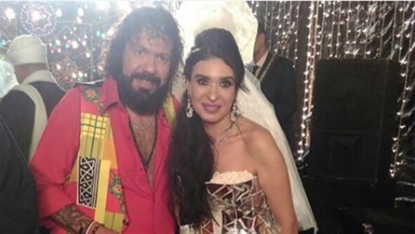 بالصورة..سر فستان زفاف «دينا»