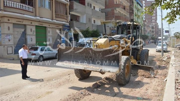 بالصور..حملة لإزالة الإشغالات ونظافة شوارع «القنطرة» فى كفر الشيخ