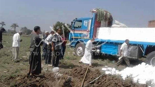 بالصور.. مصادرة 8 آلاف بلوكة بالفيوم