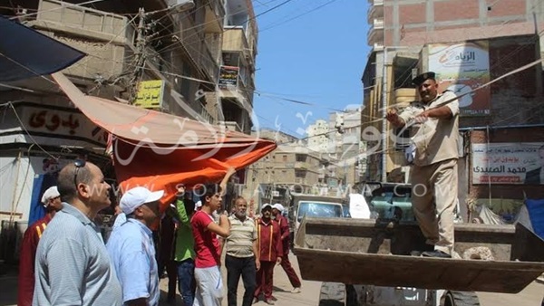 بالصور.. حملة لإزالة الإشغالات في دسوق بكفر الشيخ