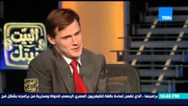 بالفيديو.. السفير البريطاني بالقاهرة: «بسمع مهرجانات بالليل» 