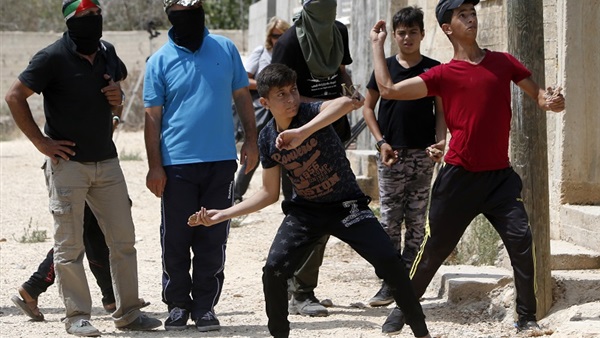 غزة: غناء تراثي على حاجز "إيرز" بعد منع الاحتلال عبورهم