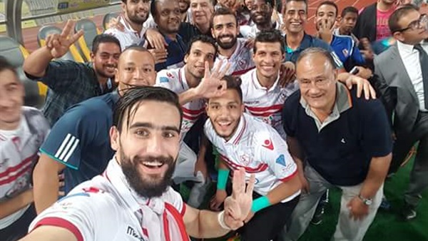 نجوم الزمالك يحتفلون بـ «كأس مصر» بهذة الطريقة