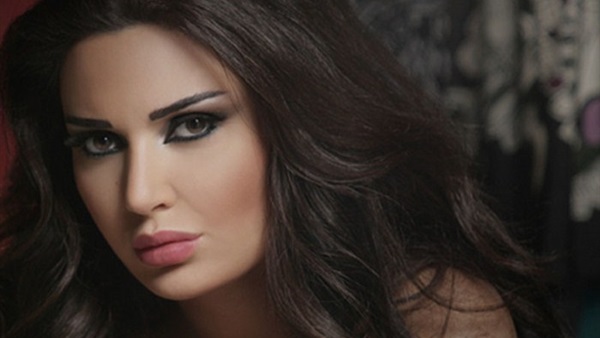 سيرين عبد النور تروج لاغنية «بحبك يا مهذب» على توتير