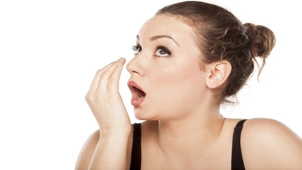 6 نصائح لتجنب رائحة الفم الكريهة 