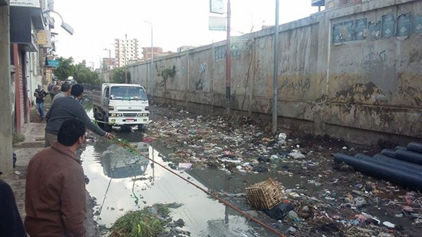 الأمطار تغرق شوارع البحيرة وتتسبب فى قطع الكهرباء